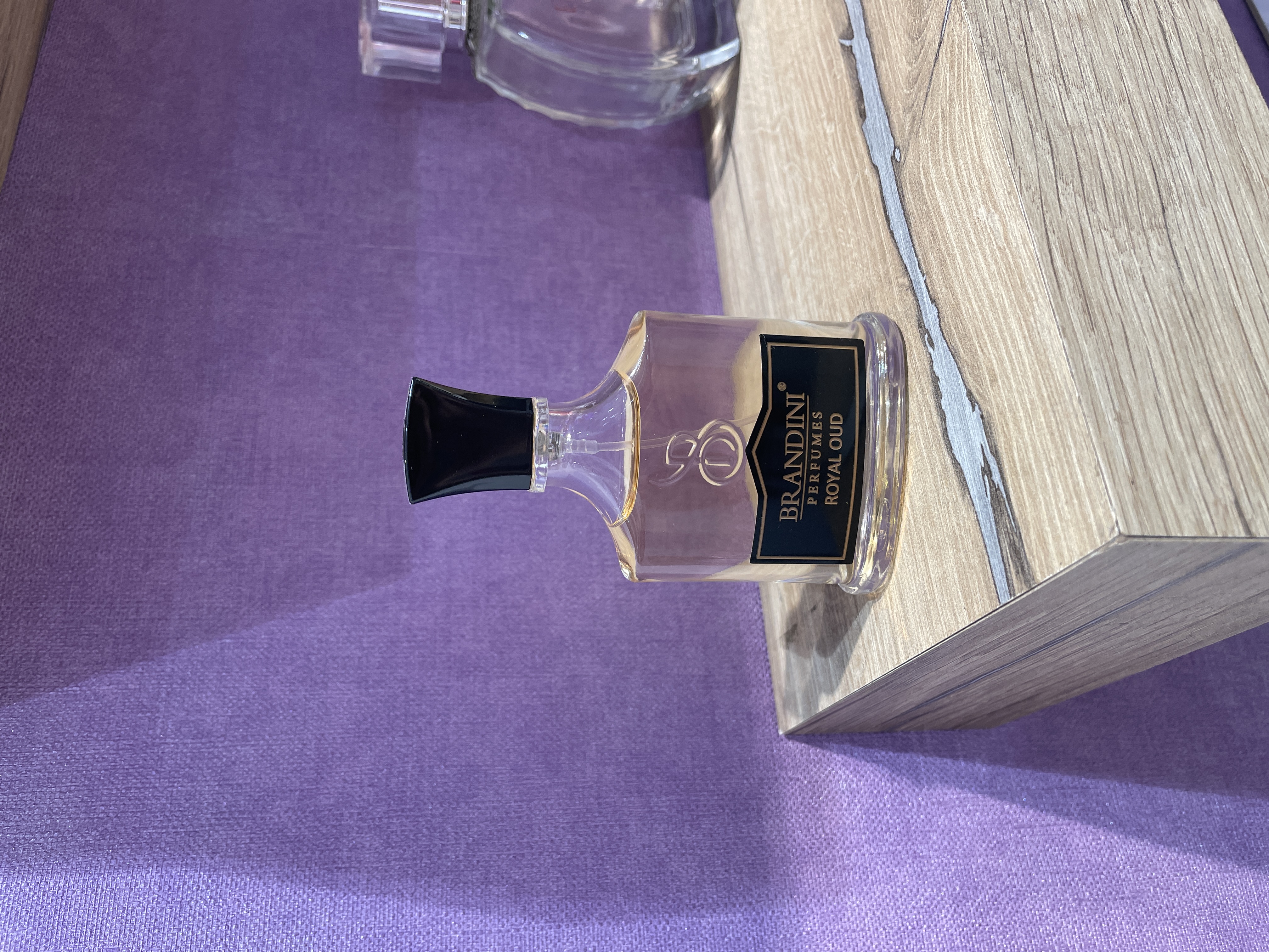 عطر مردانه رویال عود برندینی