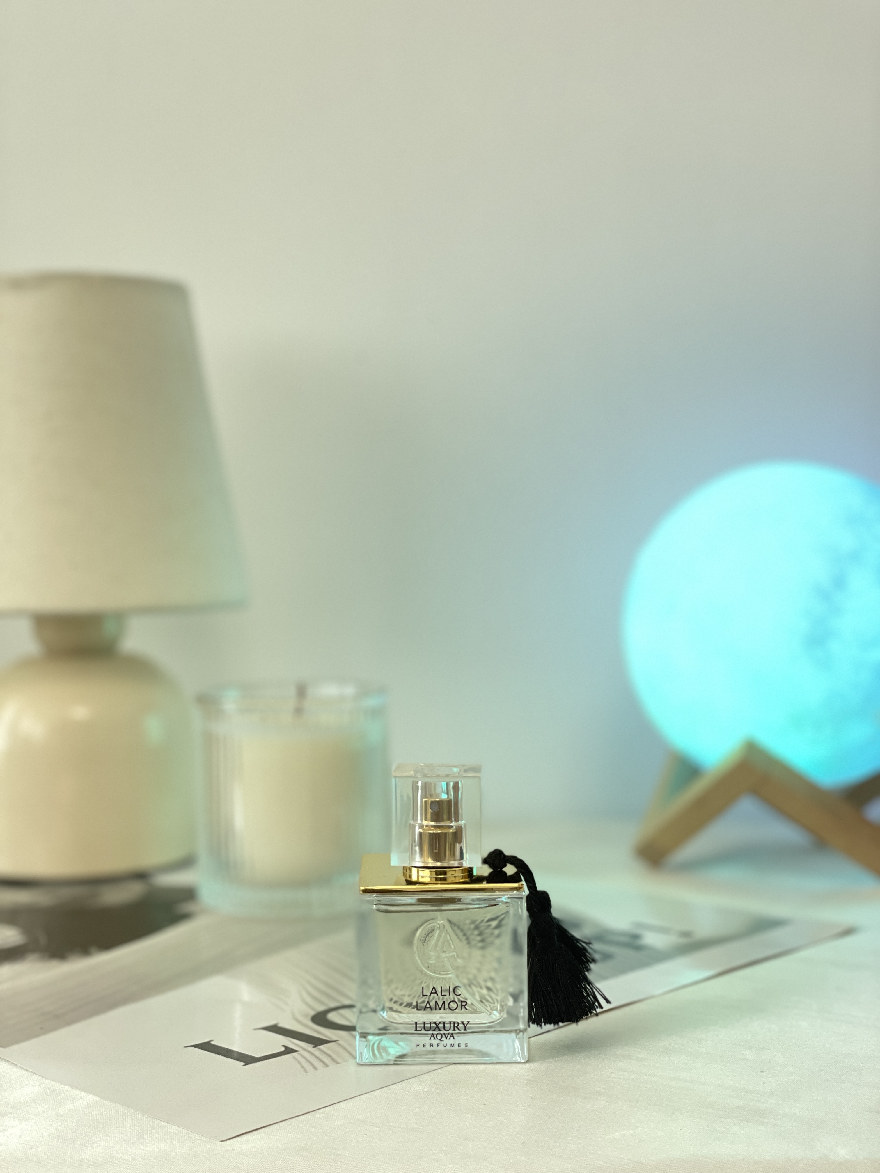 عطر زنانه لالیک لامور آکوا لاکچری