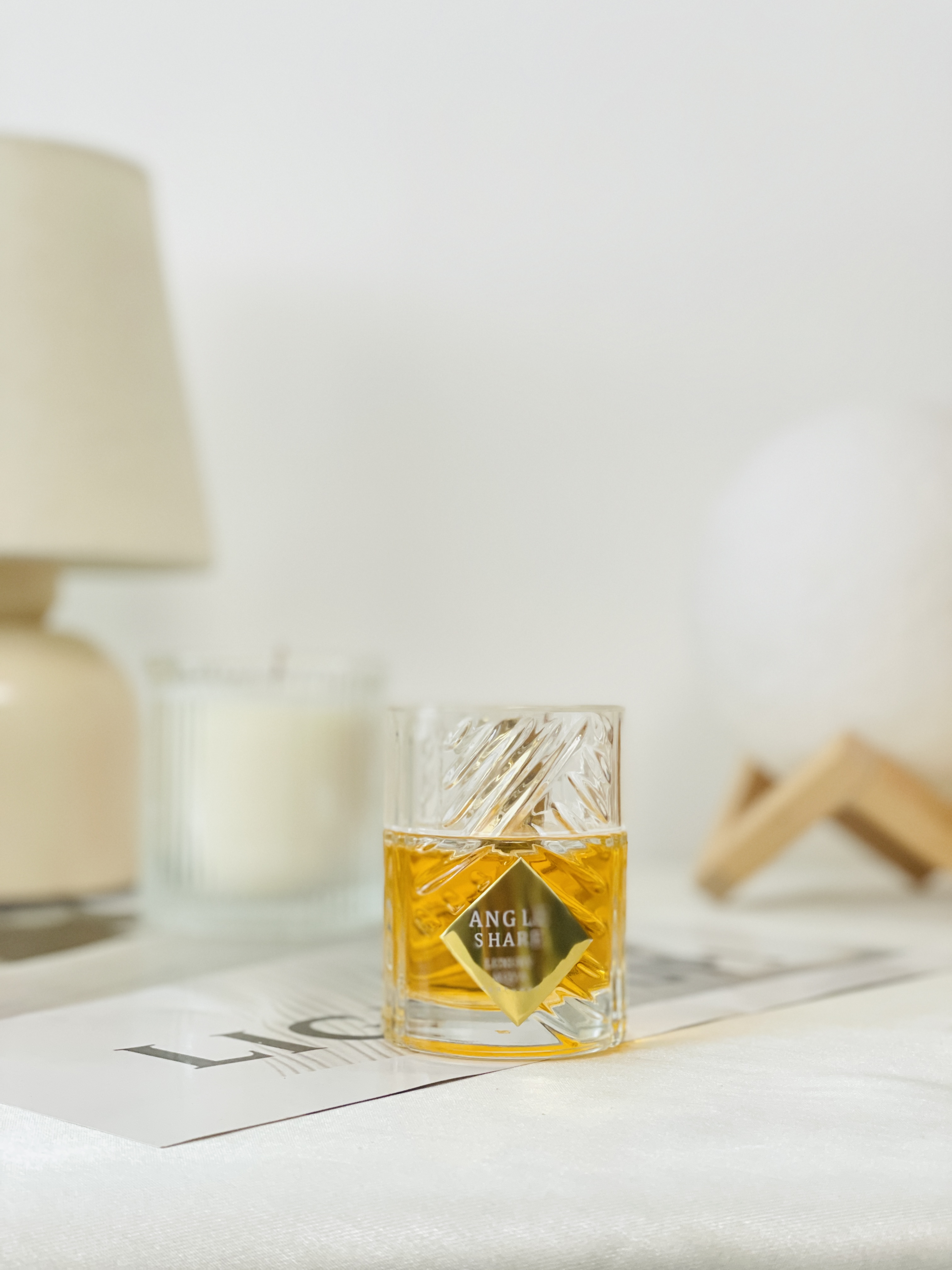 عطر زنانه آنجلزشیر شرکت آکوا لاکچری