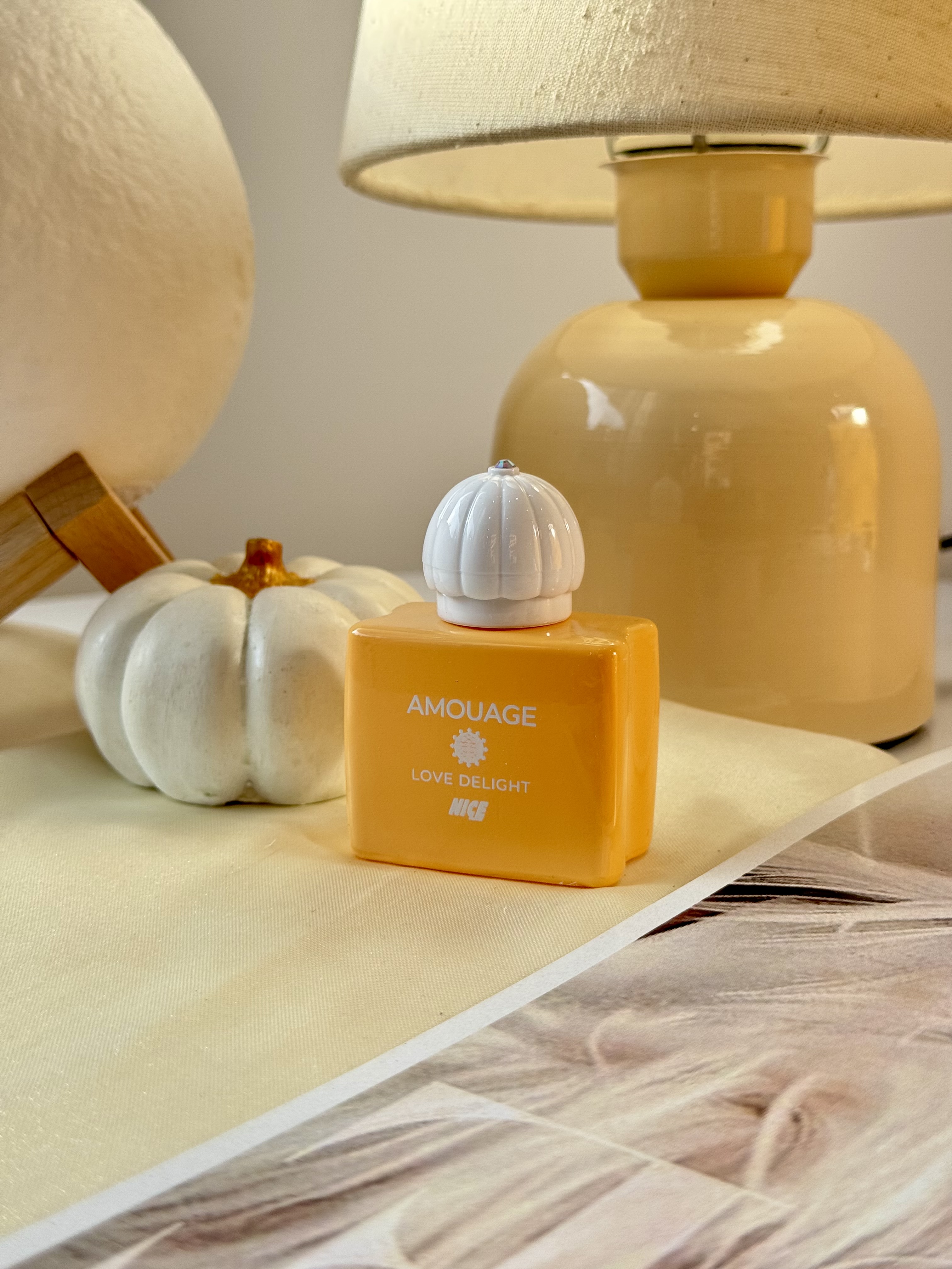 عطر زنانه آمواج لاو دلایت برند نایس
