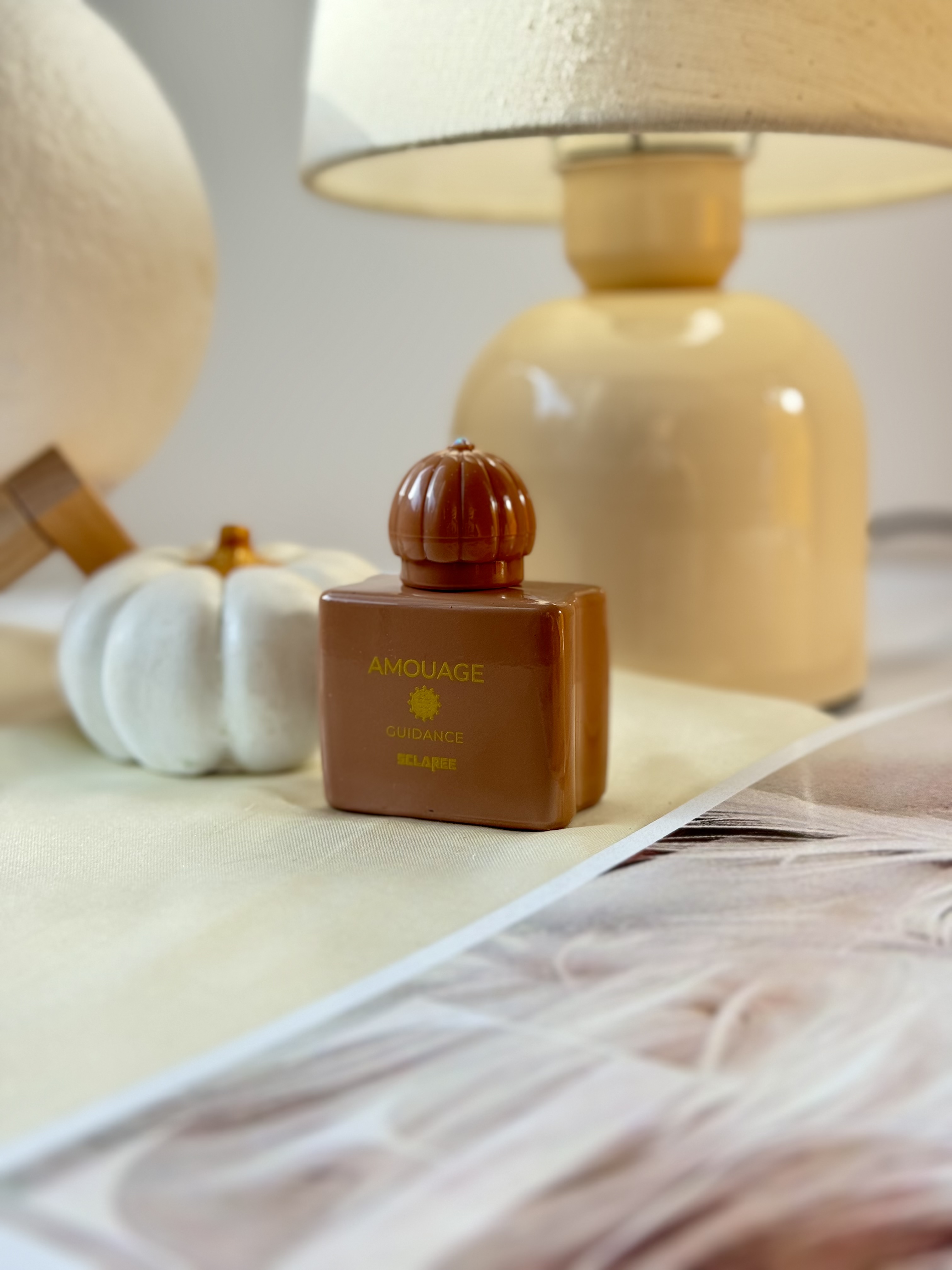 عطر زنانه آمواج گایدنس برند اسکلاره