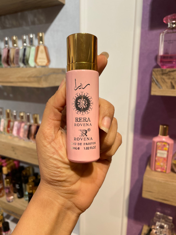 عطر ادکلن زنانه یارا صورتی ۳۰ میل روونا