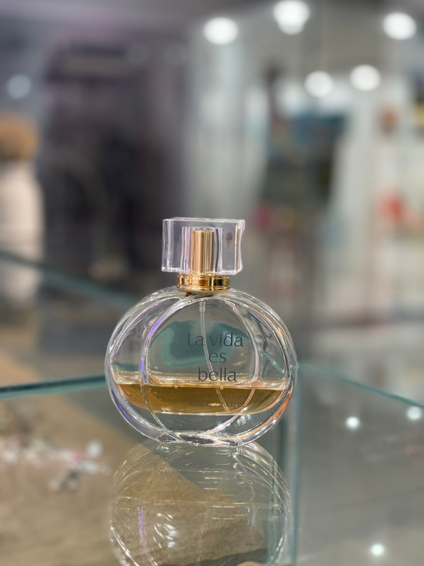 عطر ادکلن زنانه لانکوم لاویه است بل